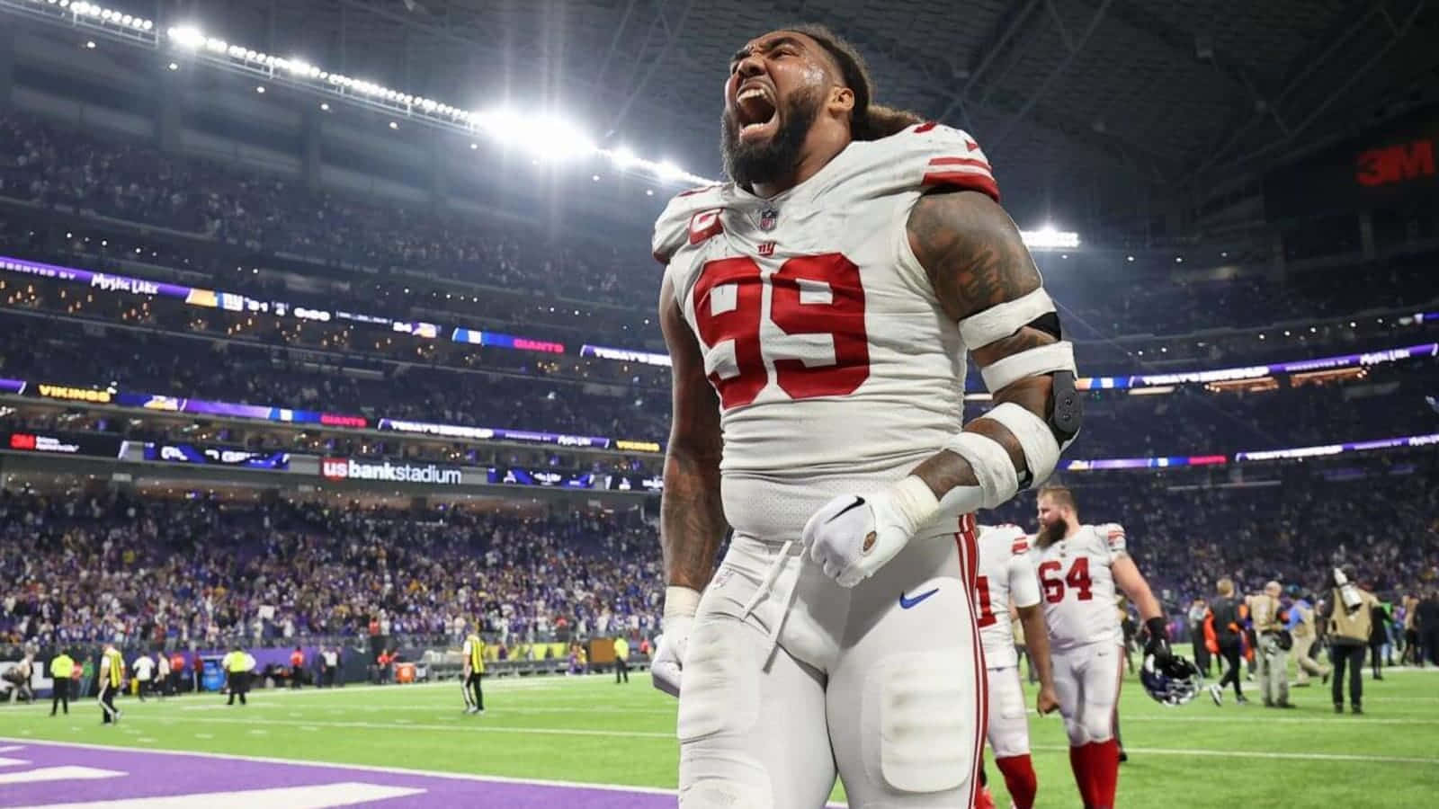 Leonard Williams Football Game Goal Background