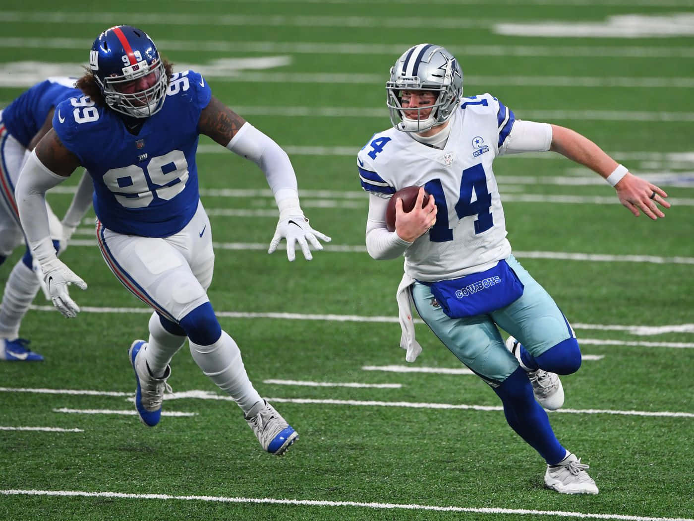 Leonard Williams Football Player Chasing Background