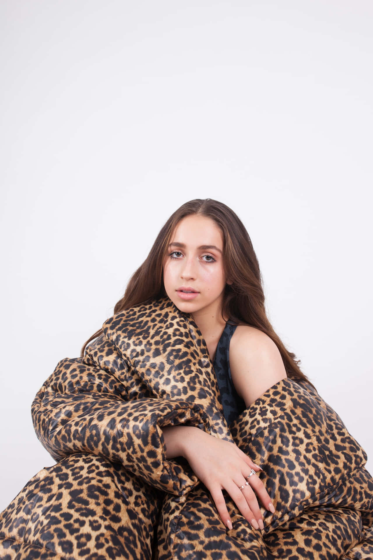 Leopard_ Print_ Fashion_ Portrait Background