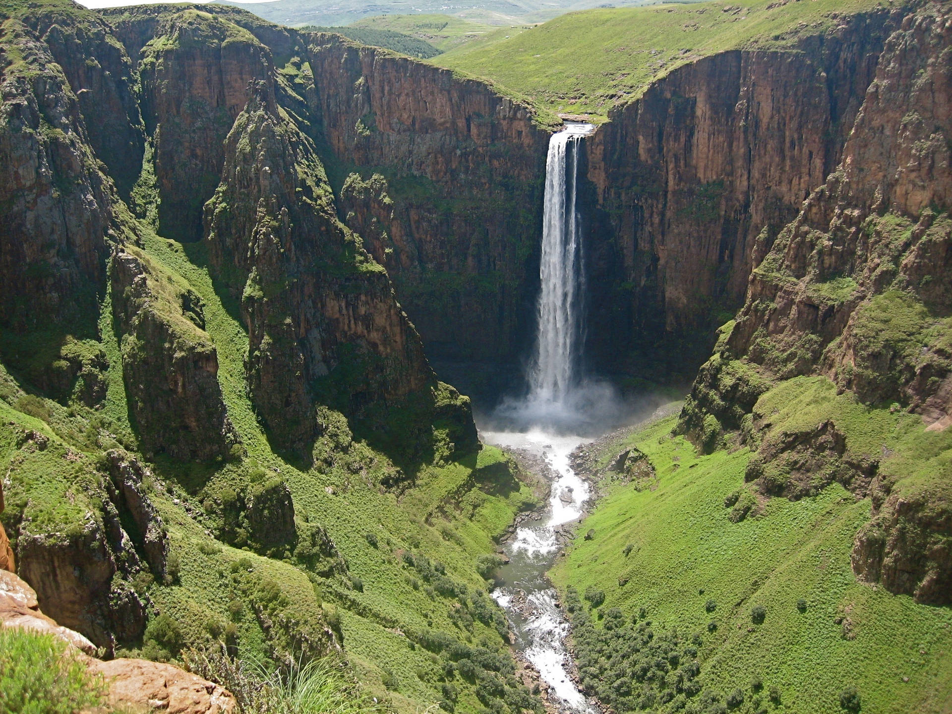 Lesotho Maletsunyane Falls Background