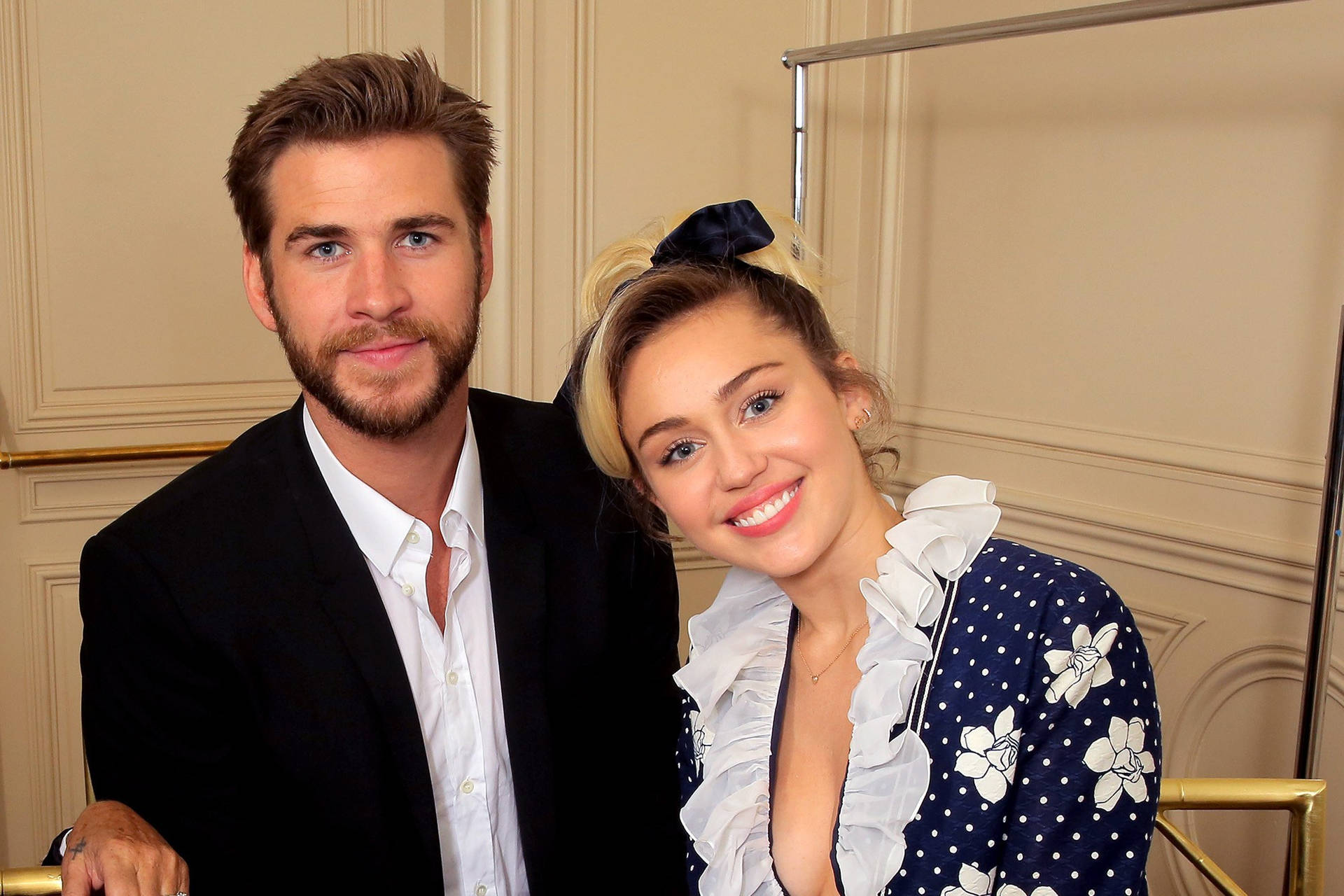 Liam Hemsworth And Miley Cyrus Background