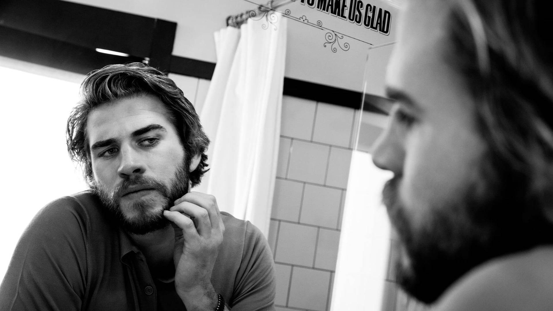 Liam Hemsworth In The Mirror Background