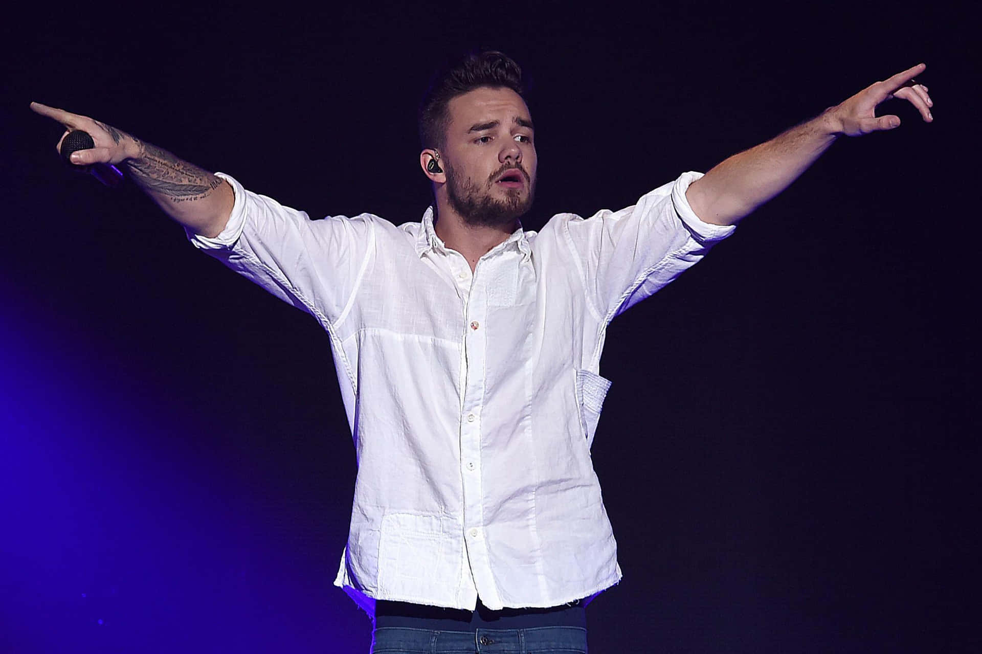 Liam Payne Raising Arms