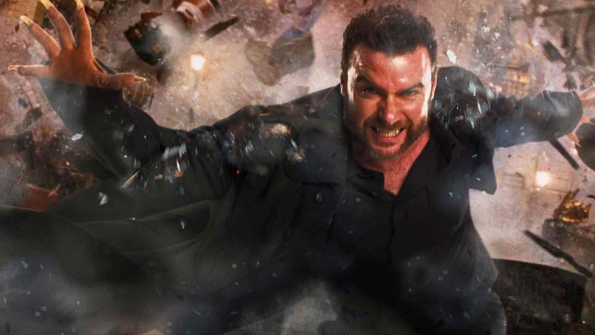 Liev Schreiber Background