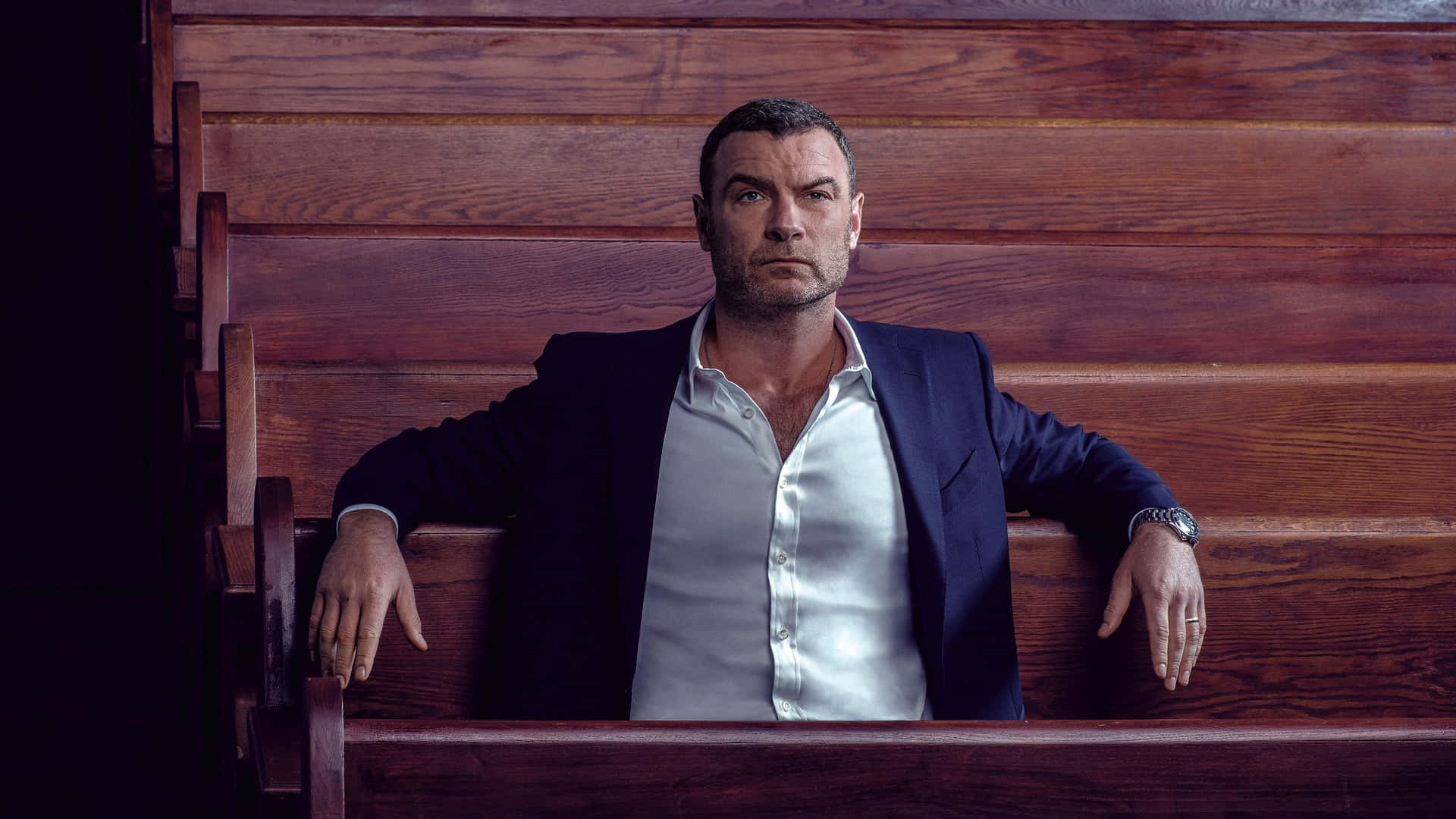 Liev Schreiber Background