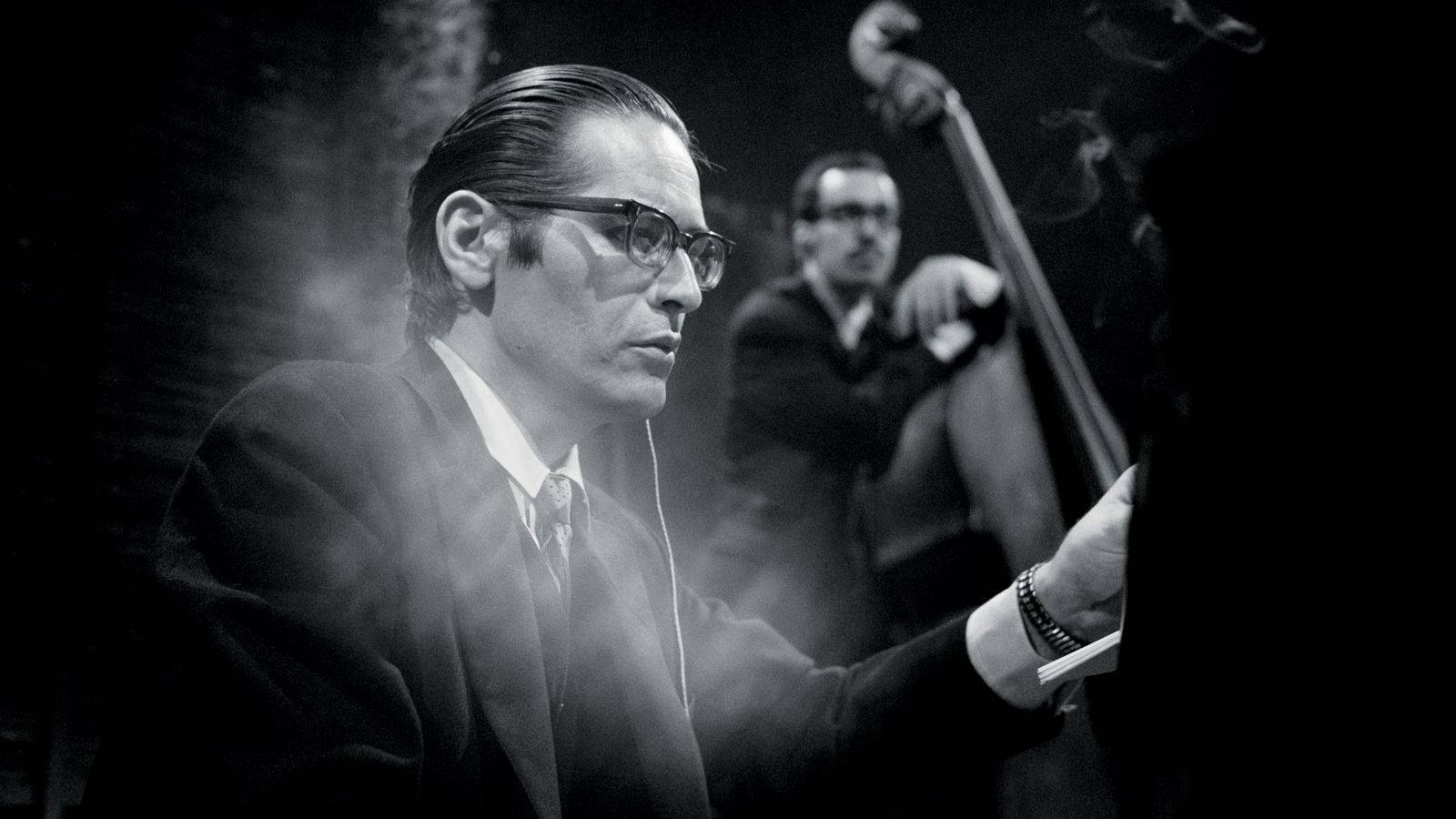 Life Bill Evans Pianist Background