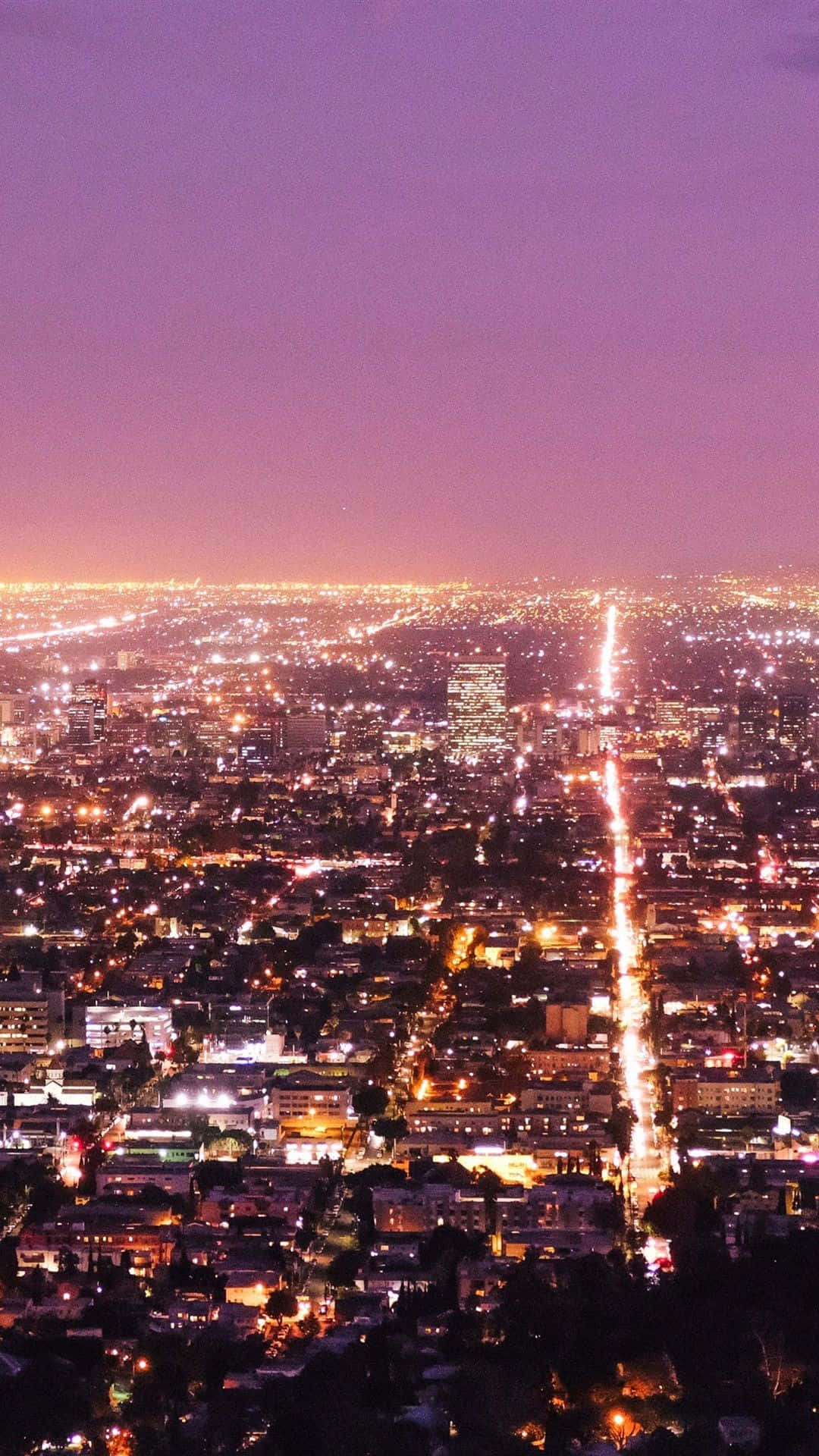 Life In Sunny La - Enjoy The Best Of Entertainment & Technology With An Iphone Background