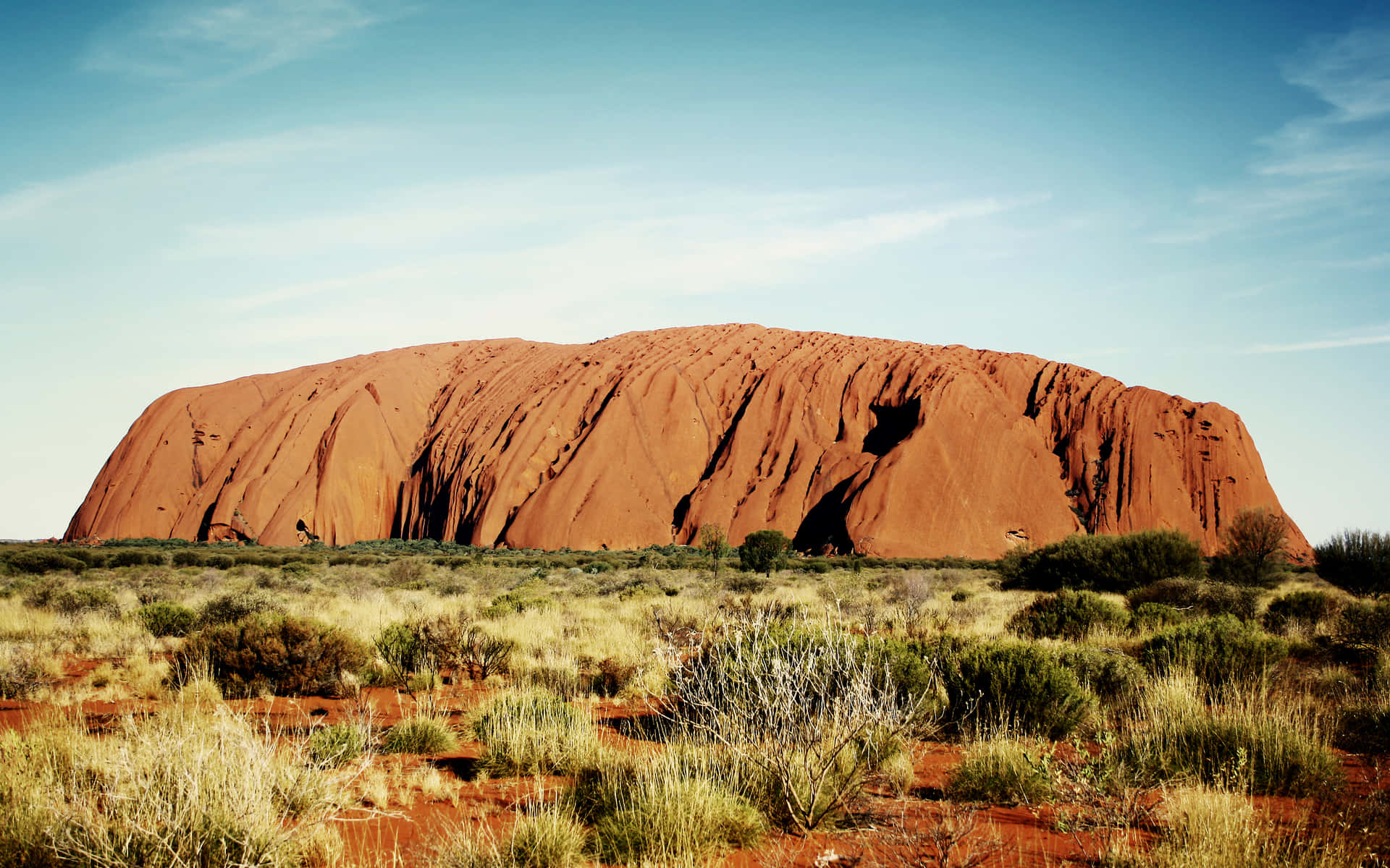 Light Blue Sky Uluru Background