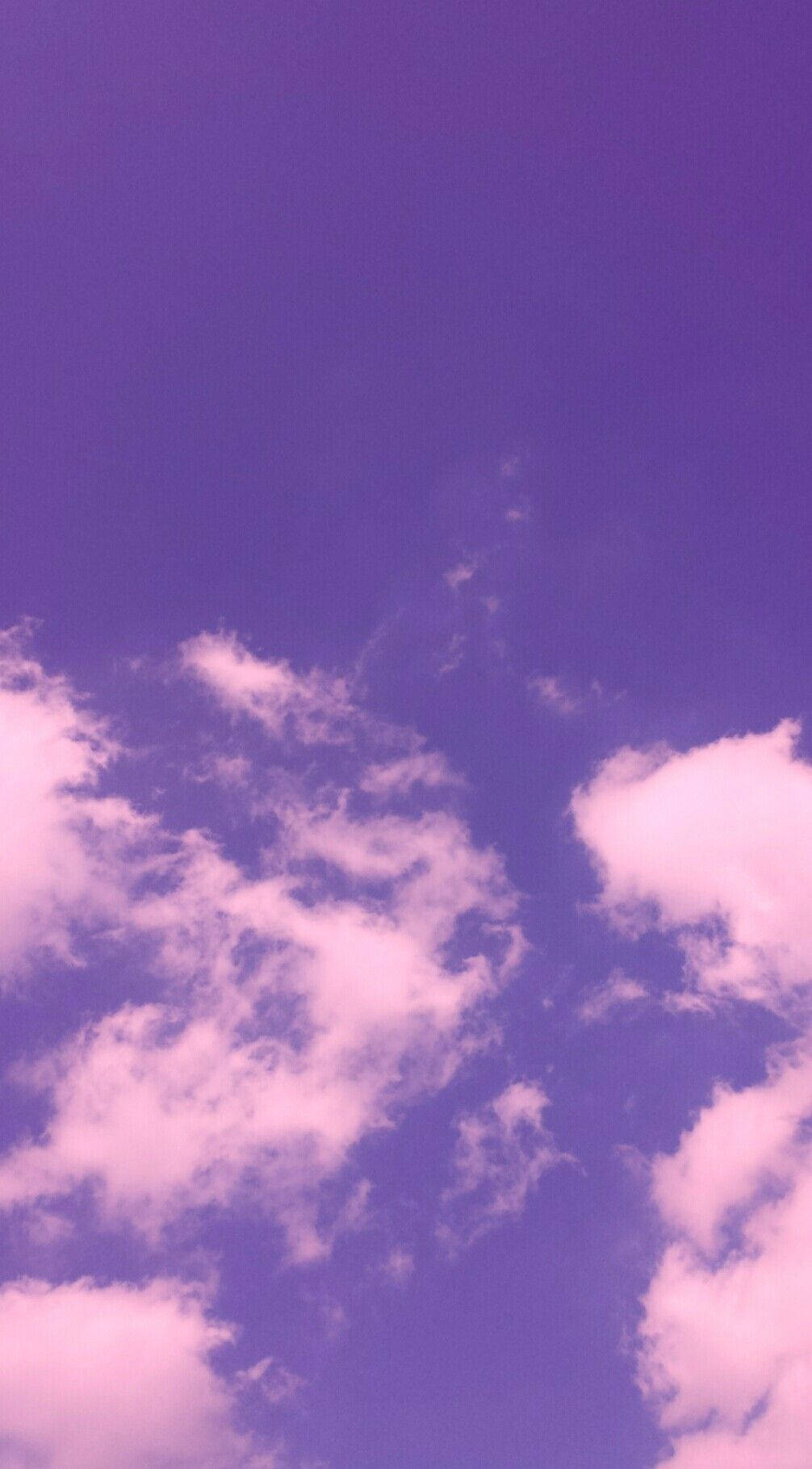 Light Purple Aesthetic Cloudy Sky Background