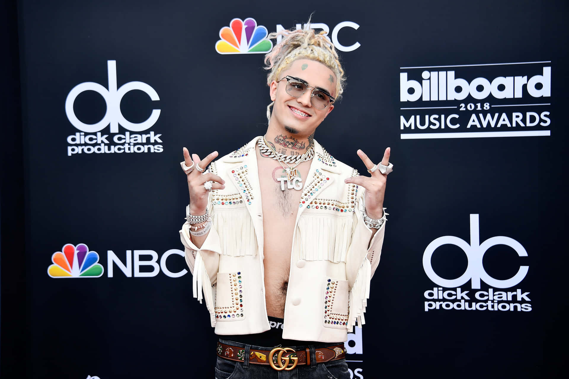 Lil Pump Raps With Passion Background