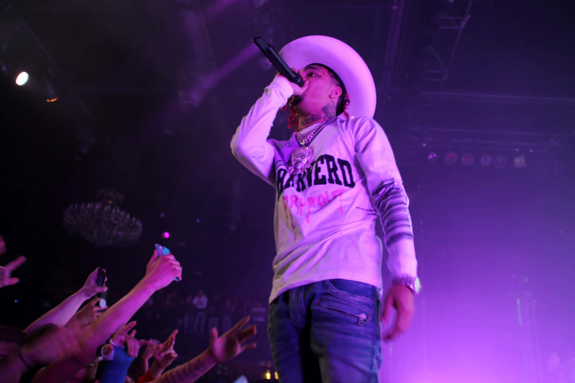 Lil Pump - Taking The Music Industry By Storm Background