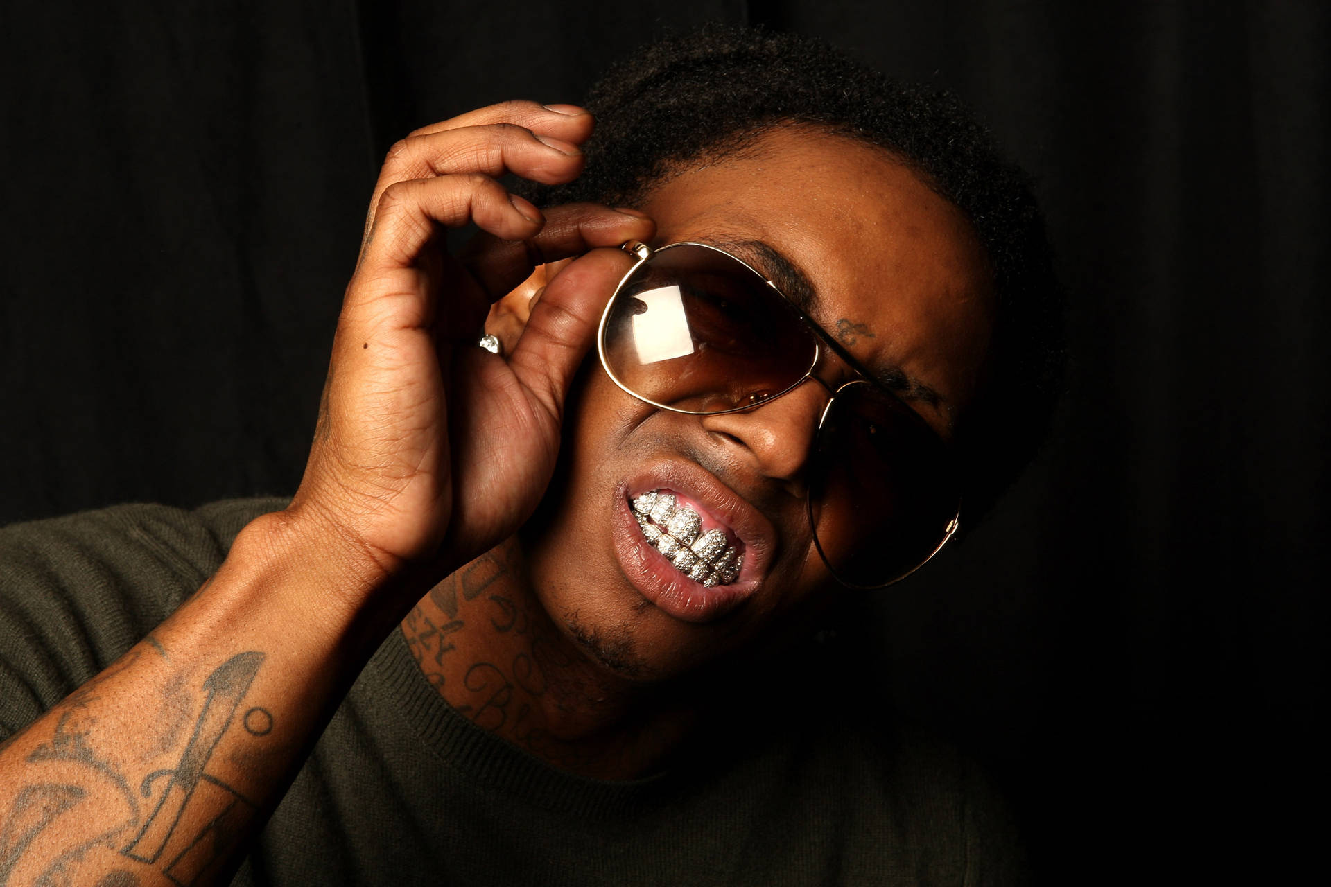 Lil Wayne Sunglasses Background