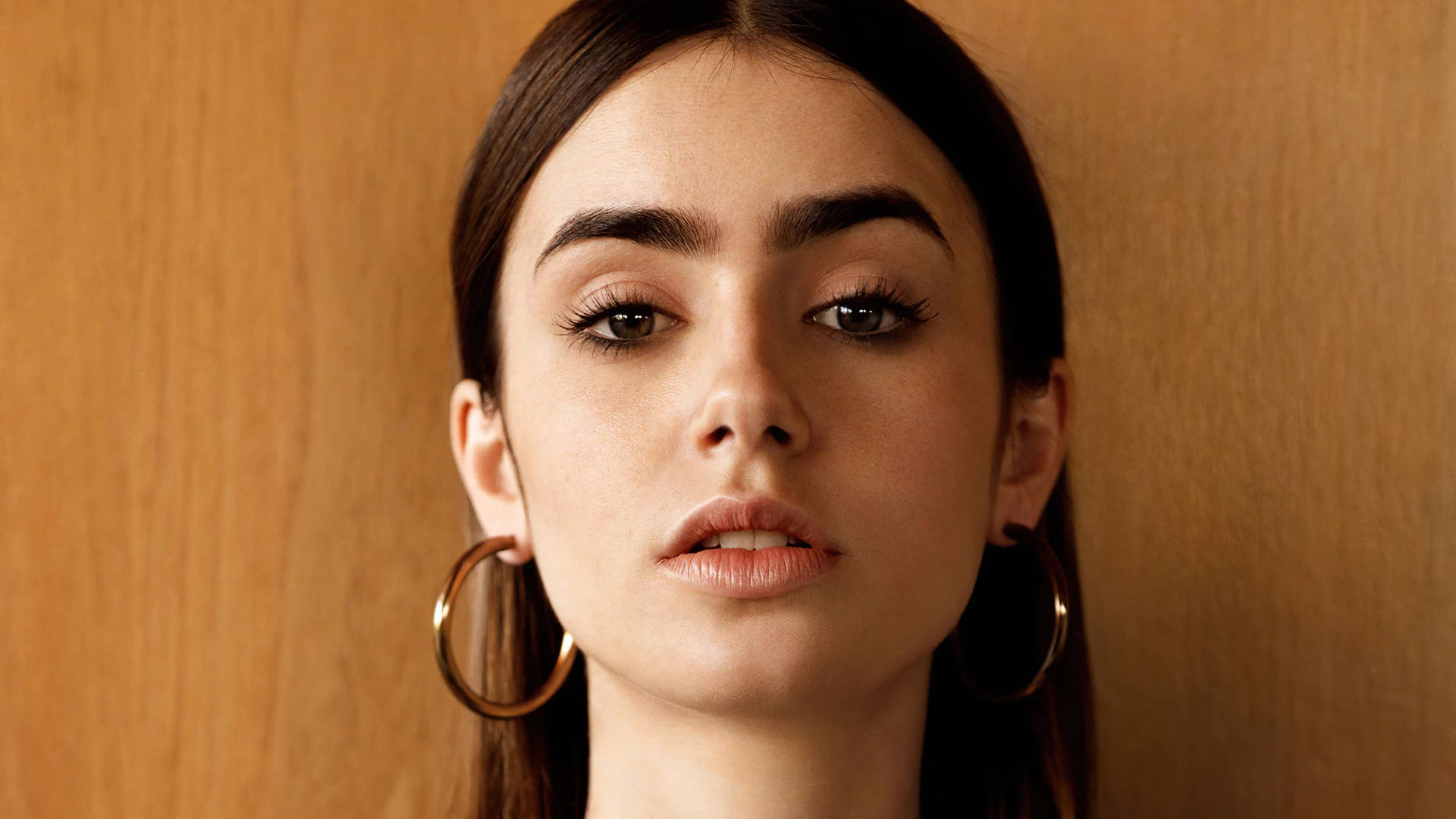 Lily Collins In Netflix's Mank Background