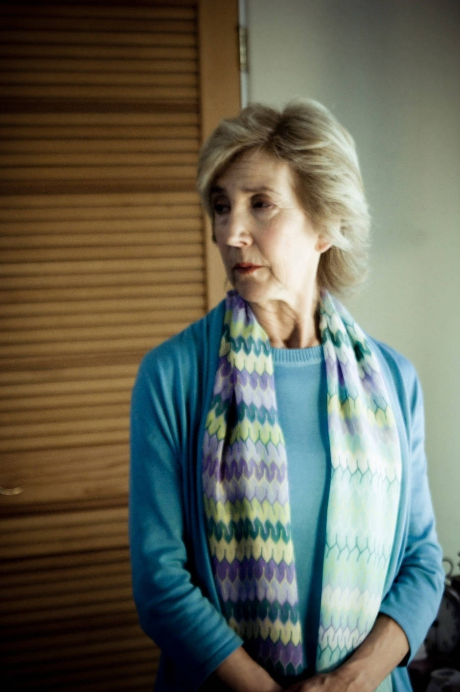 Lin Shaye Stunning Blue Top Background