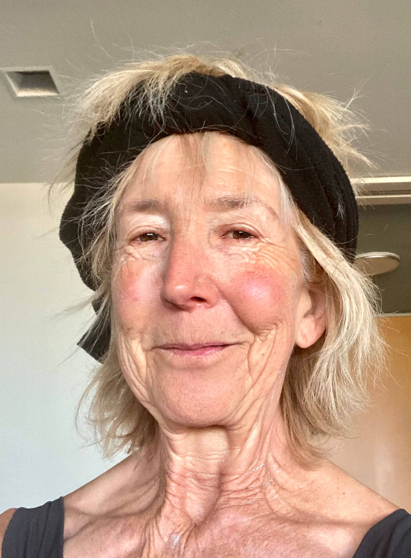 Lin Shaye Stylish Blonde Hair