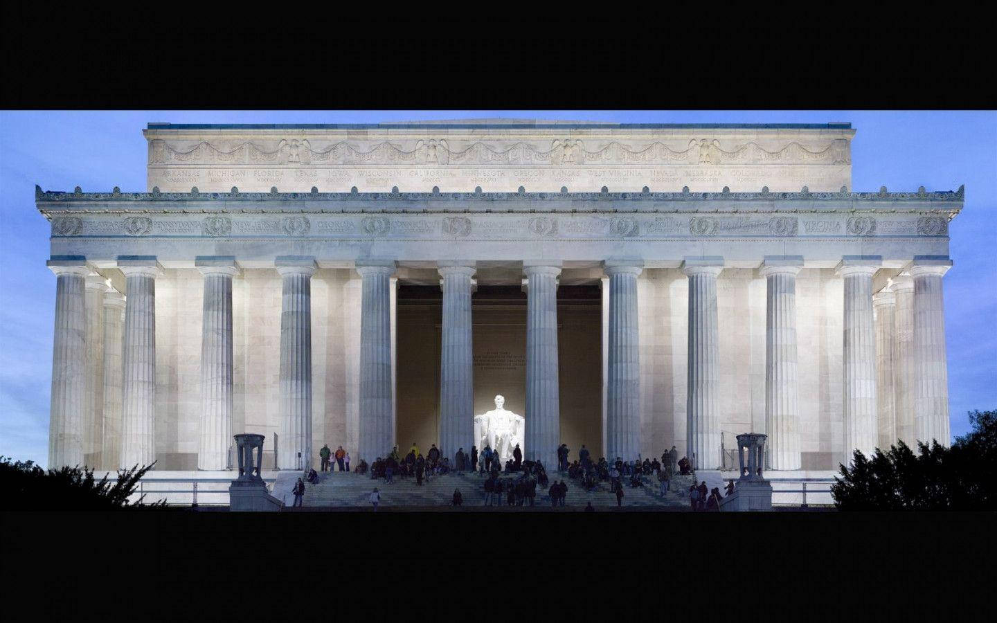 Lincoln Monument Crowd