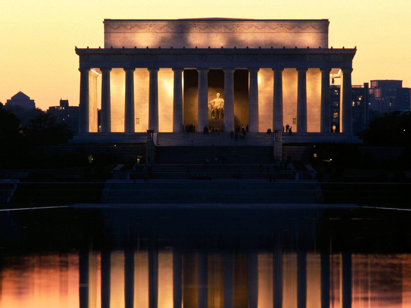 Lincoln Monument Golden Hour Background