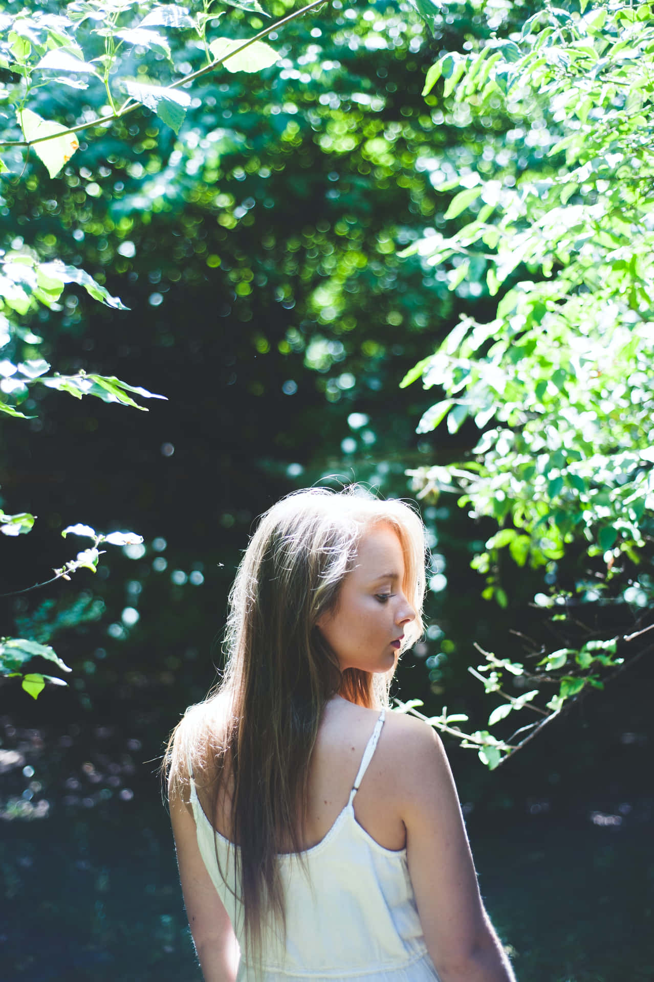 Linda Chica In Lush Green Forest