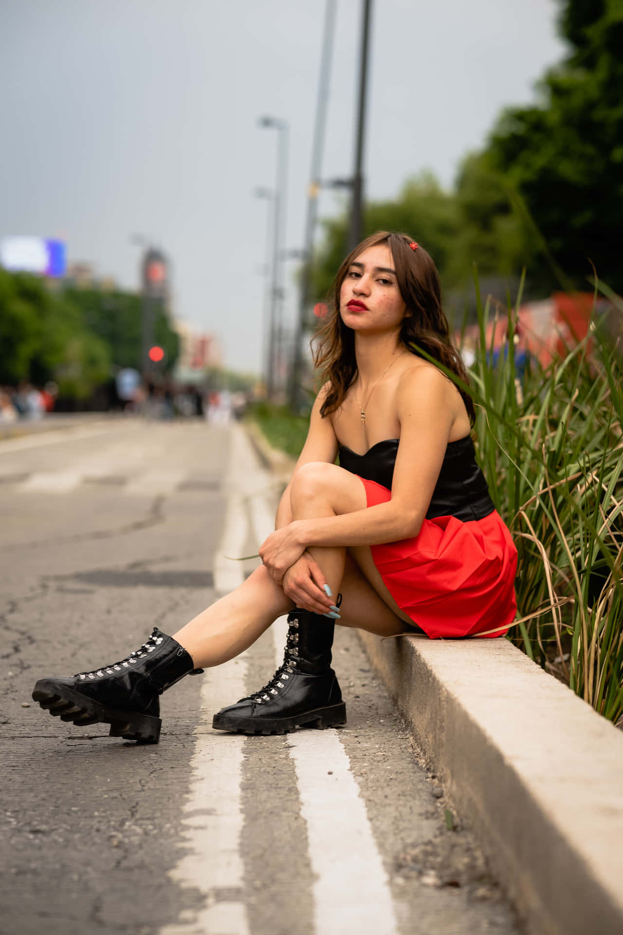 Linda Chica On A Sidewalk Background