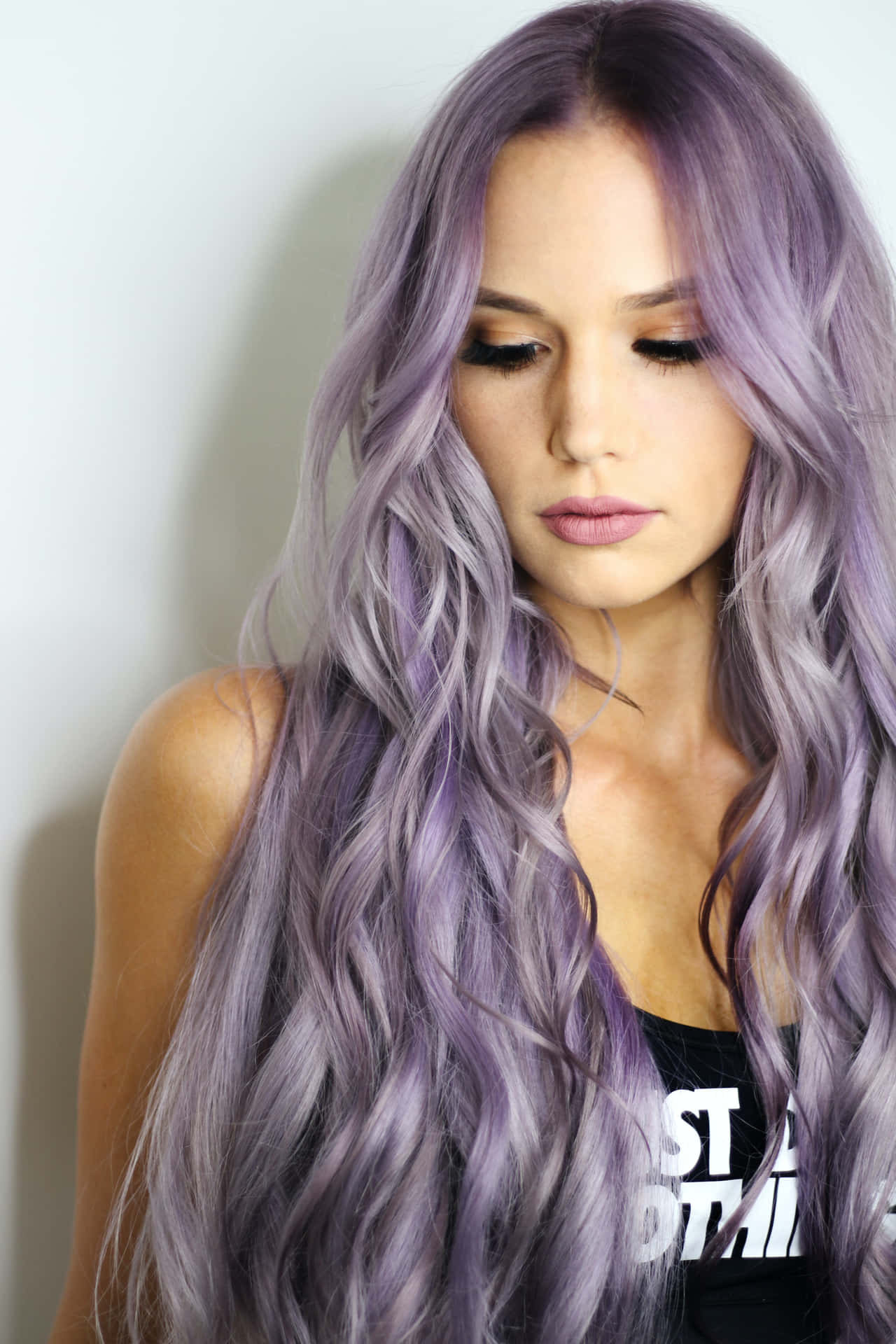 Linda Chica With Lavender Hair Background