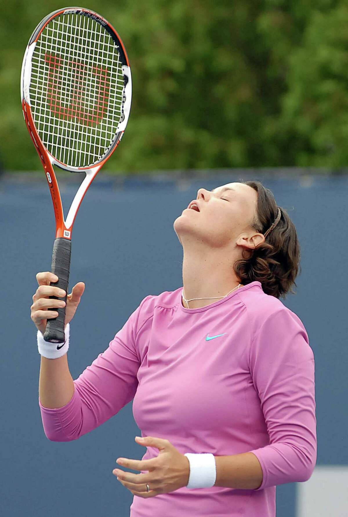 Lindsay Davenport Dominating The Court Background