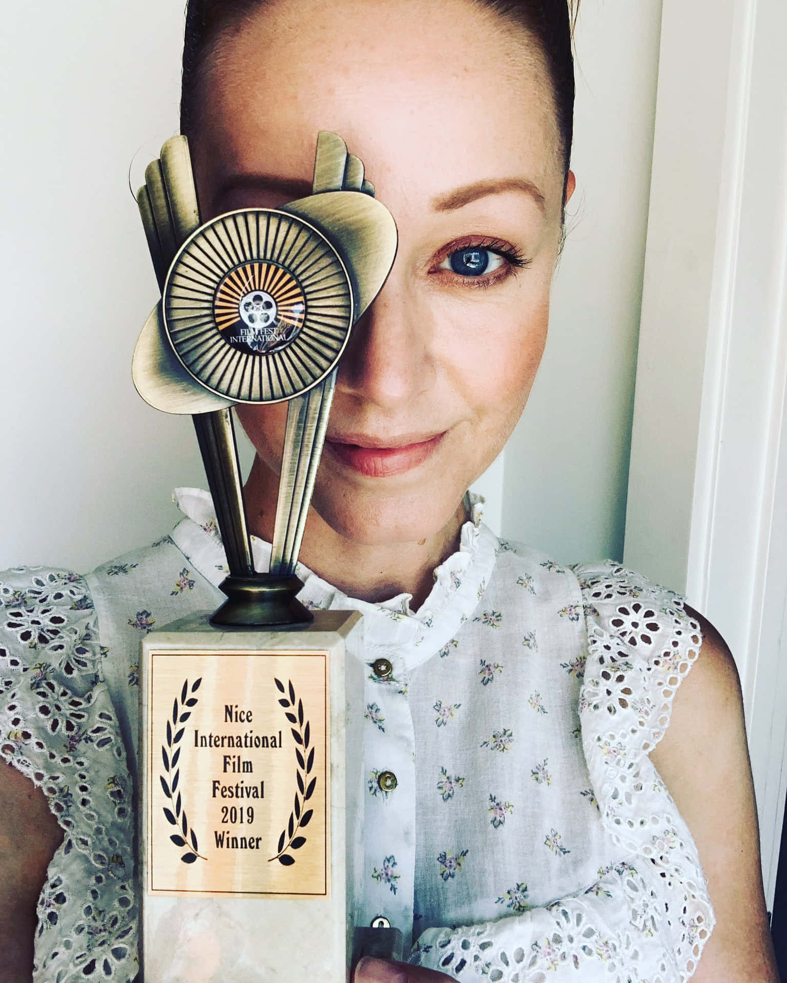 Lindy Booth Holding Award2019 Background