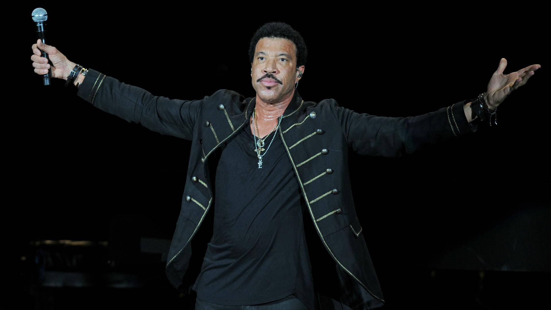 Lionel Richie Bonnaroo 2014 Background