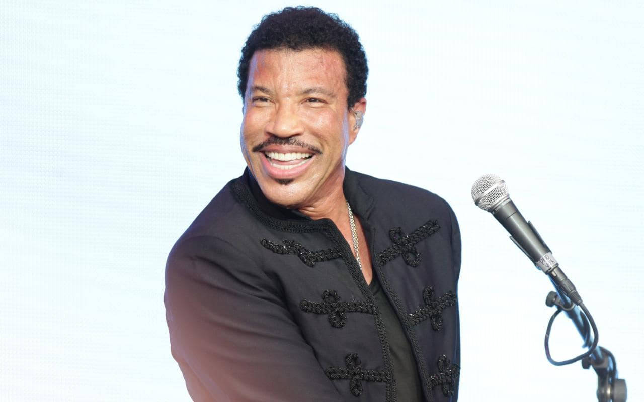 Lionel Richie Commodores Lead Singer Background