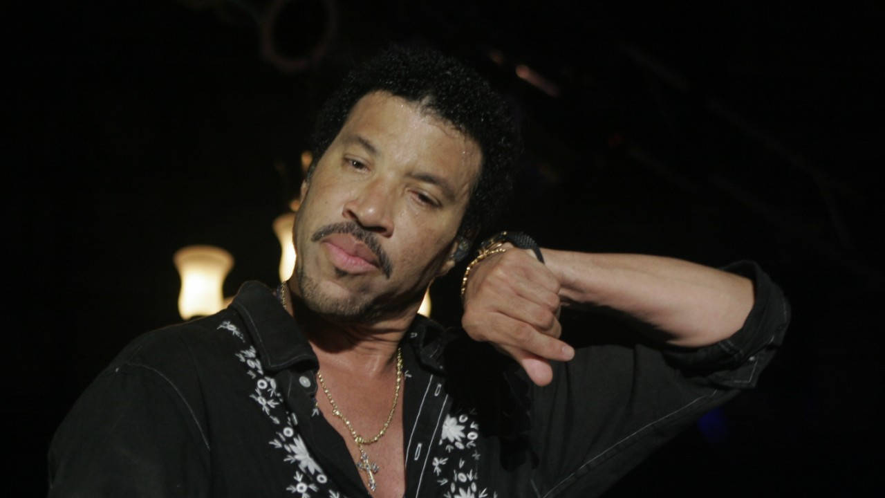 Lionel Richie In An Electrifying Performance During The Home Coming Tour, 2007 Background