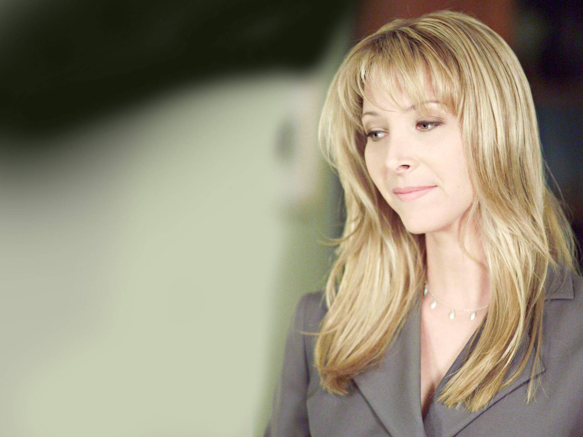 Lisa Kudrow Dejected Face Background