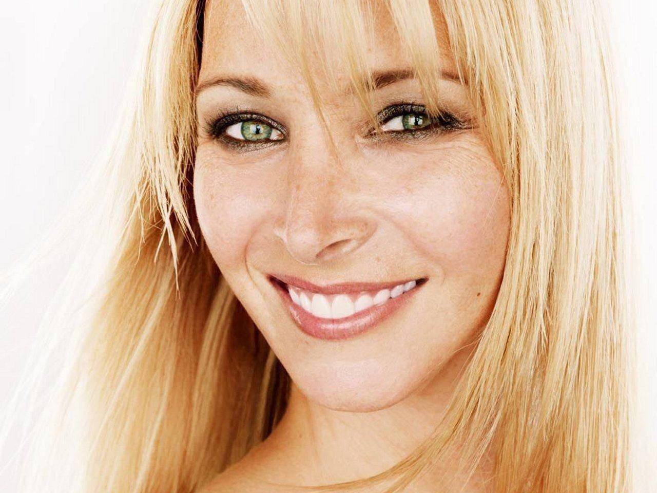 Lisa Kudrow Stunning Smile