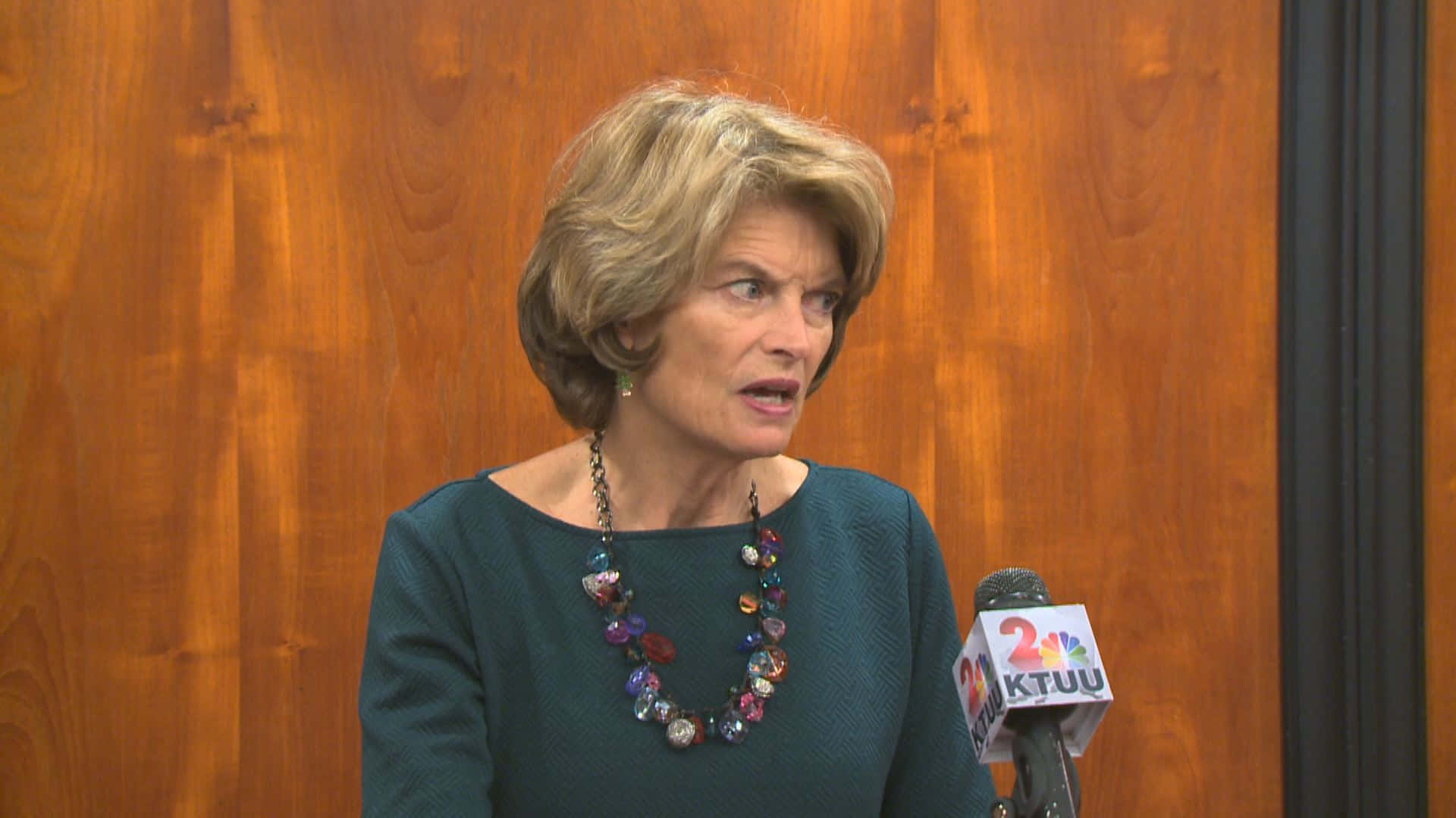 Lisa Murkowski During A Local News Interview Background