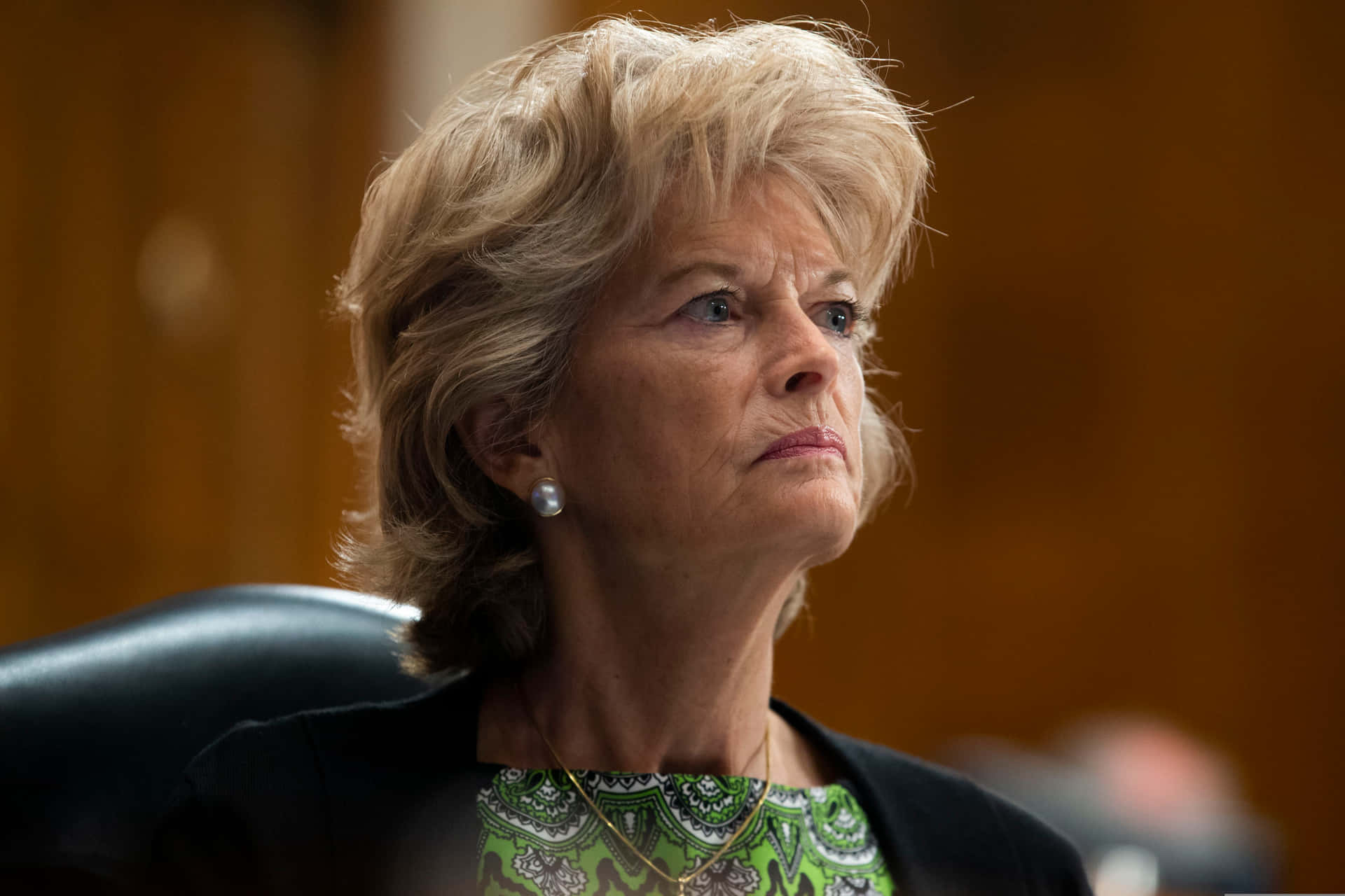 Lisa Murkowski Showcasing Determination And Leadership Background
