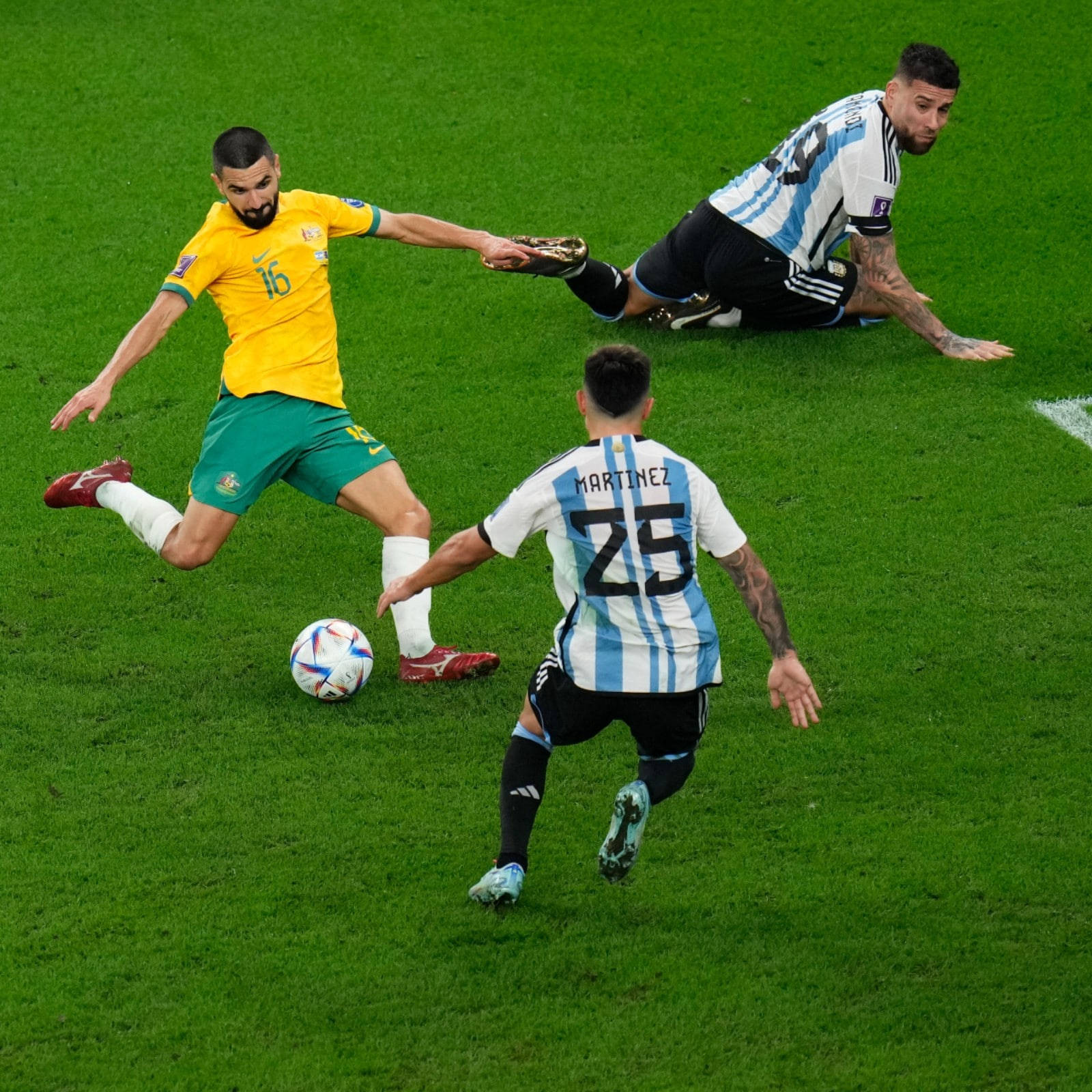 Lisandro Martínez Playing Against Aziz Behich