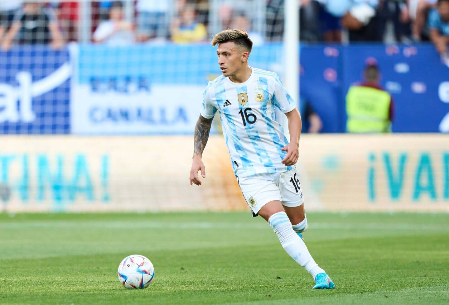 Lisandro Martínez Playing For Argentina Team