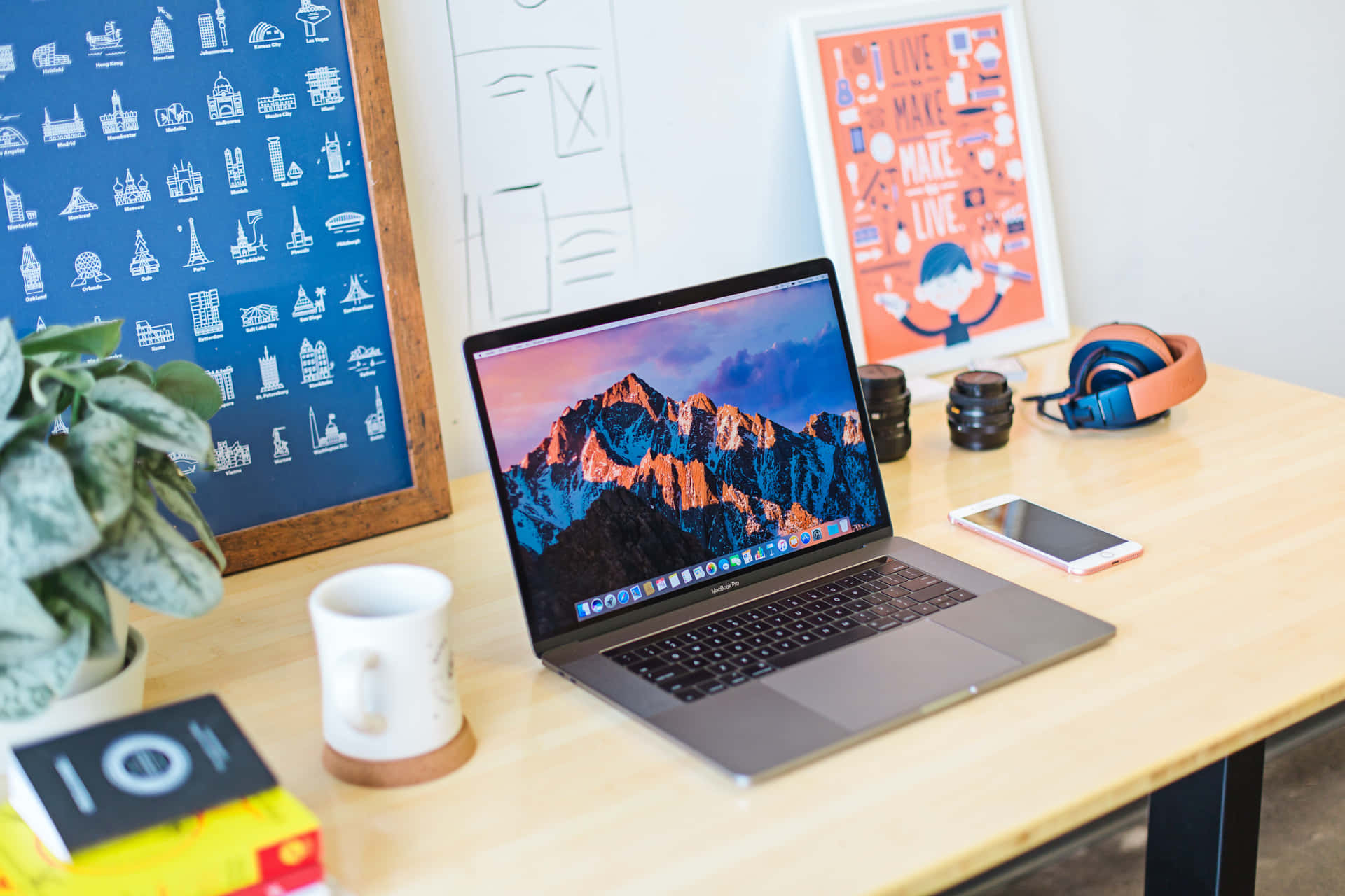 Listen To Music On The Go Background