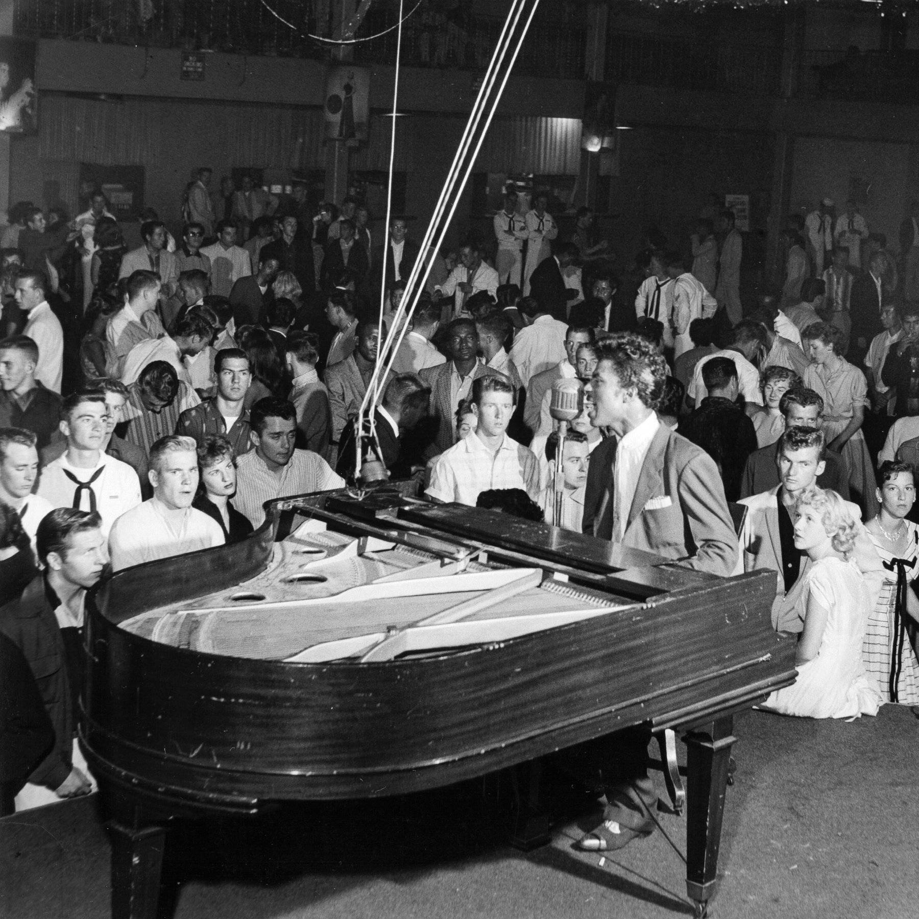 Little Richard Playing Piano 1955 Performance Background