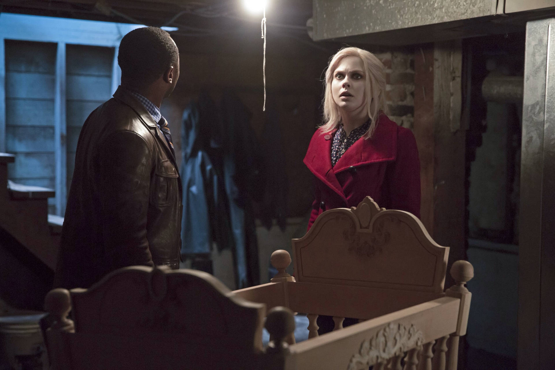 Liv Moore And Clive Babineaux Investigating In Izombie Background