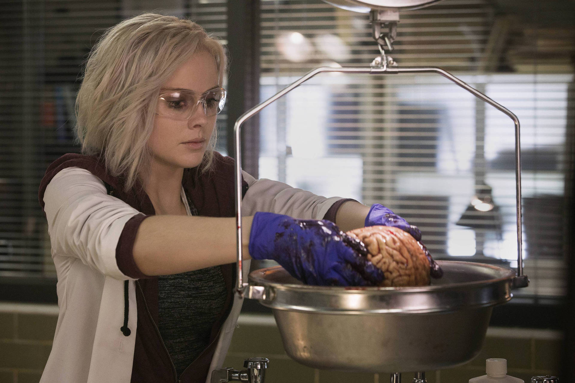 Liv Moore Weighing A Brain In Izombie Background