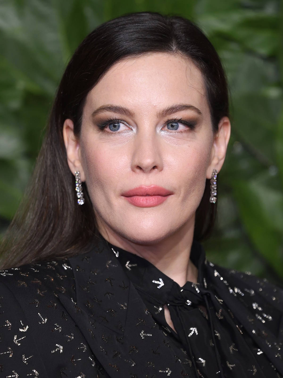 Liv Tyler Shining At The London Fashion Awards Background