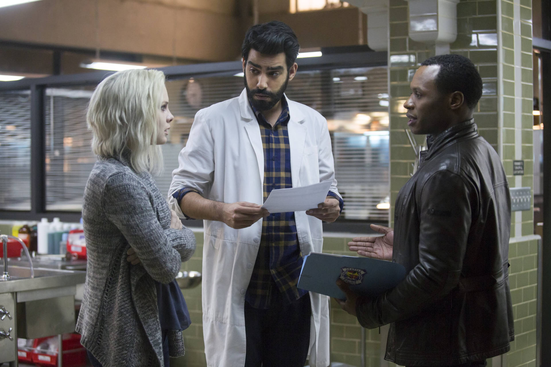 Liv With Ravi And Clive In Izombie Series Background