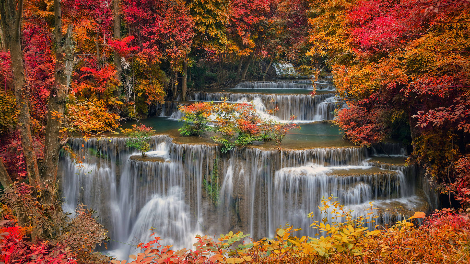 Live 4k Uhd Autumn Waterfalls Background