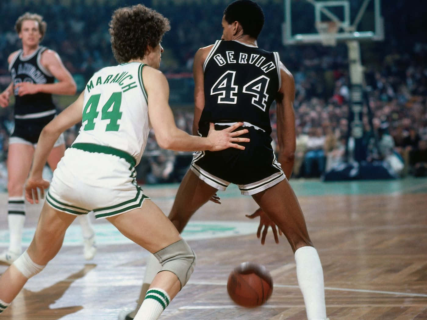Live Basketball Game George Gervin Background