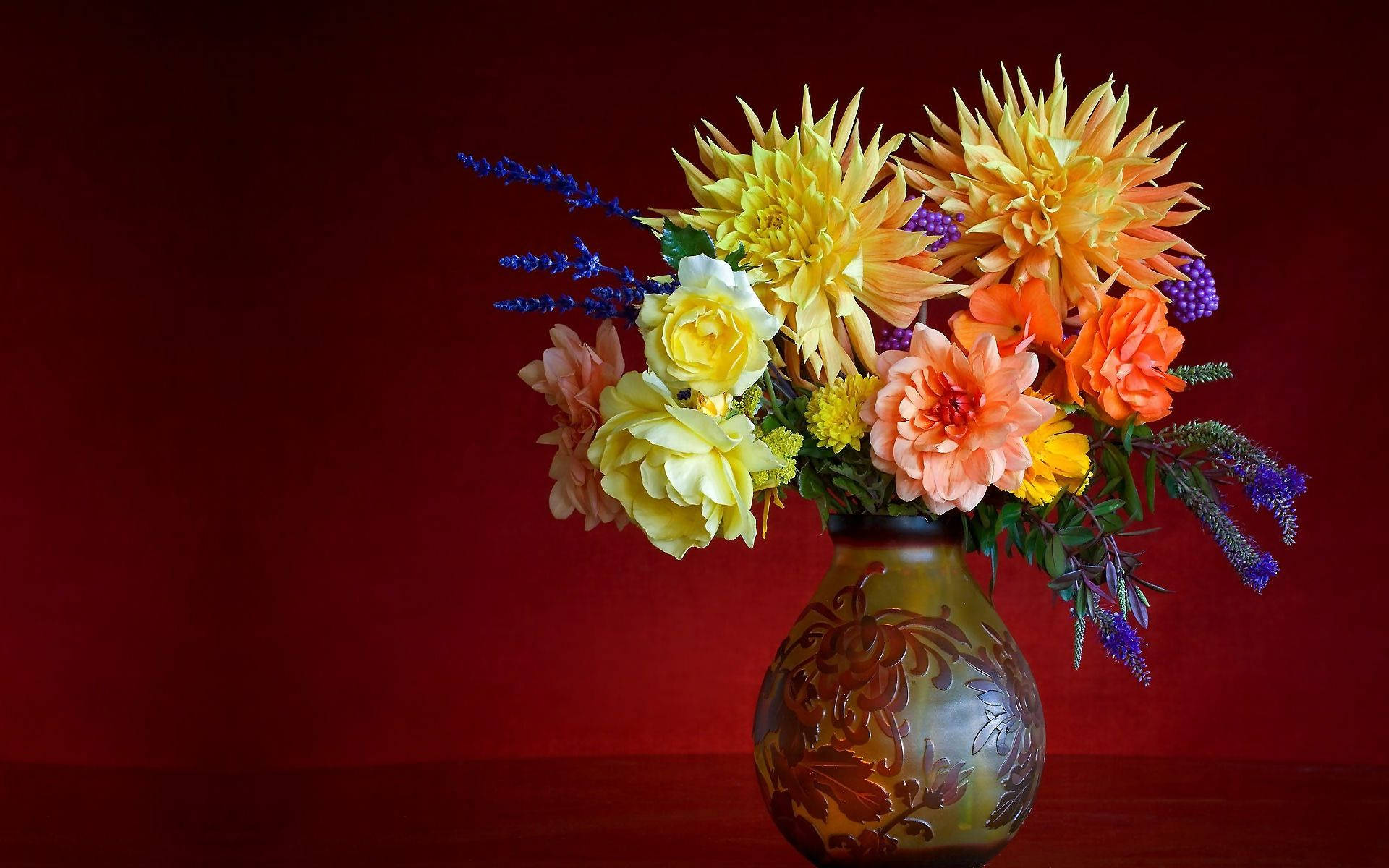 Lively Flowers In A Flower Vase Background