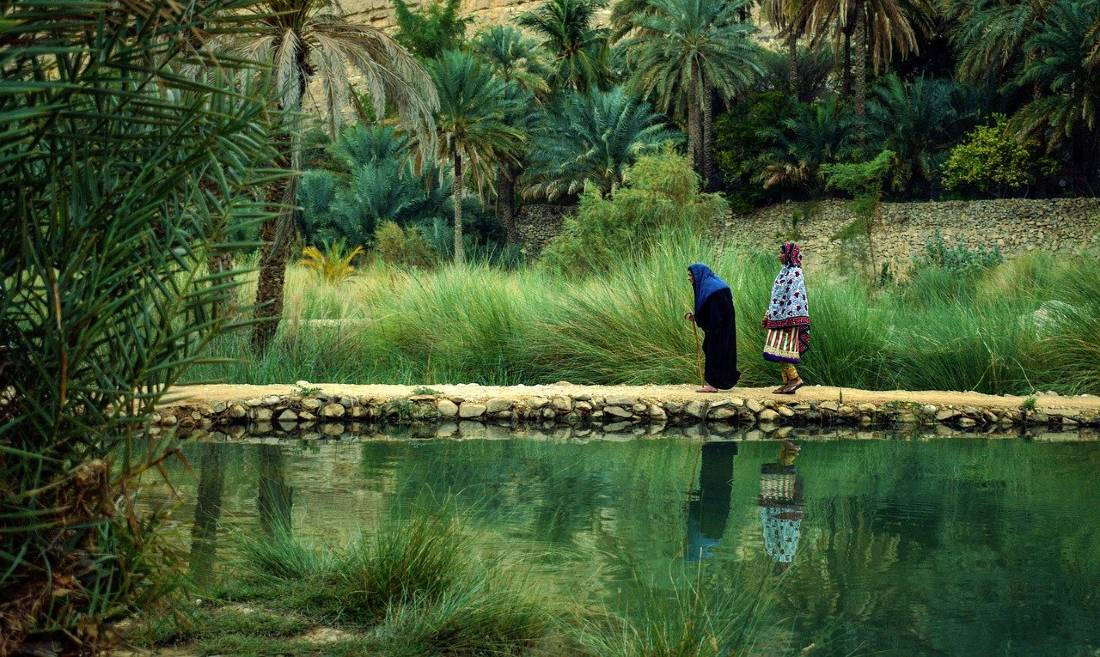 Locals In Peaceful Oman Background