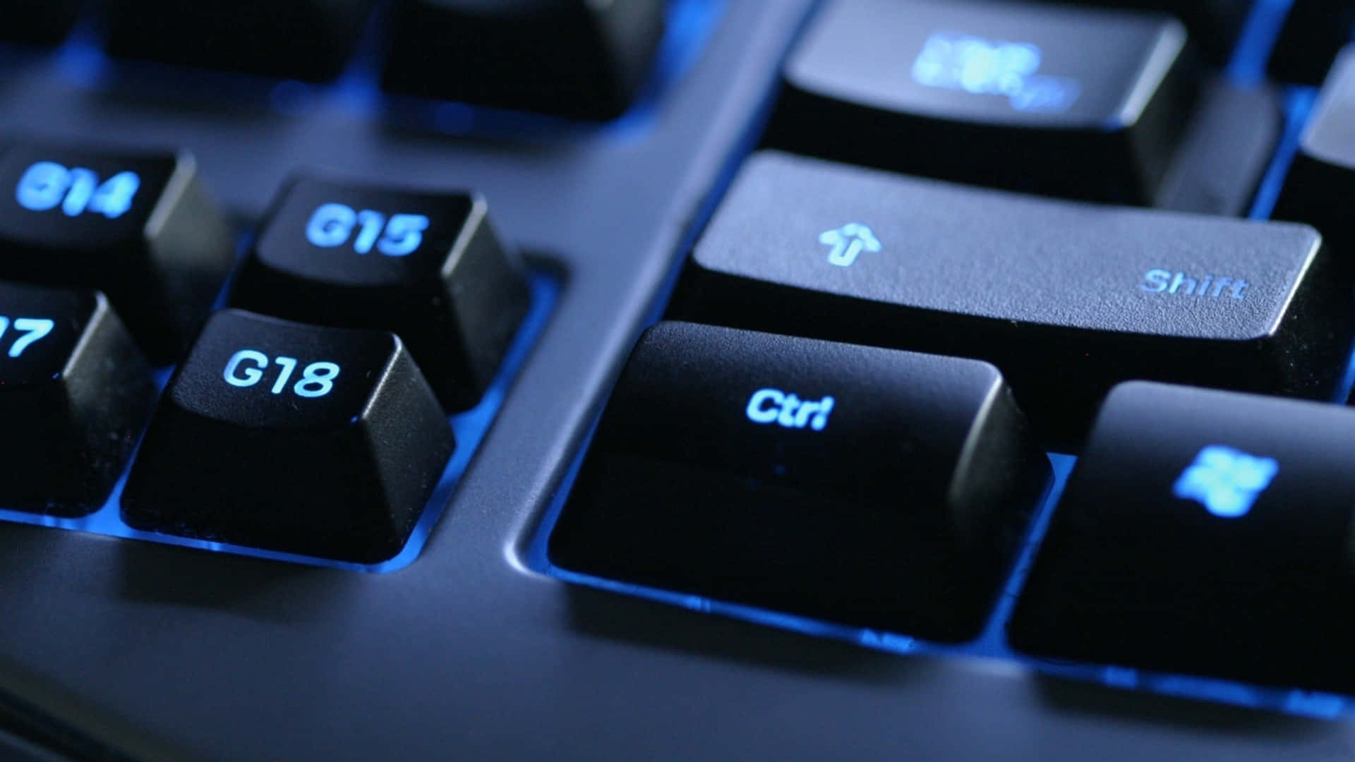 Logitech G18 Gaming Keyboard – A Gamer's Essential Background