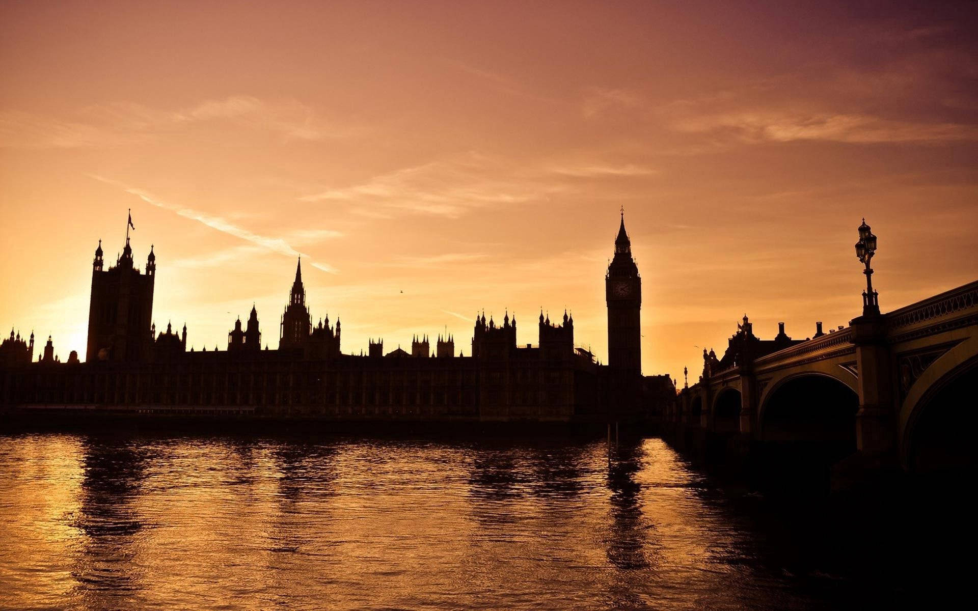 London Cityscape Silhouette Background