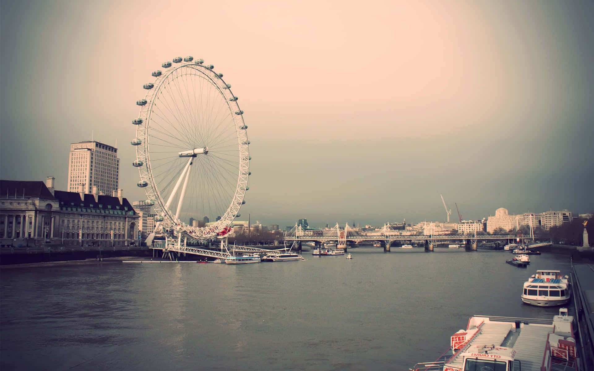 London Eye On A Gloomy Day
