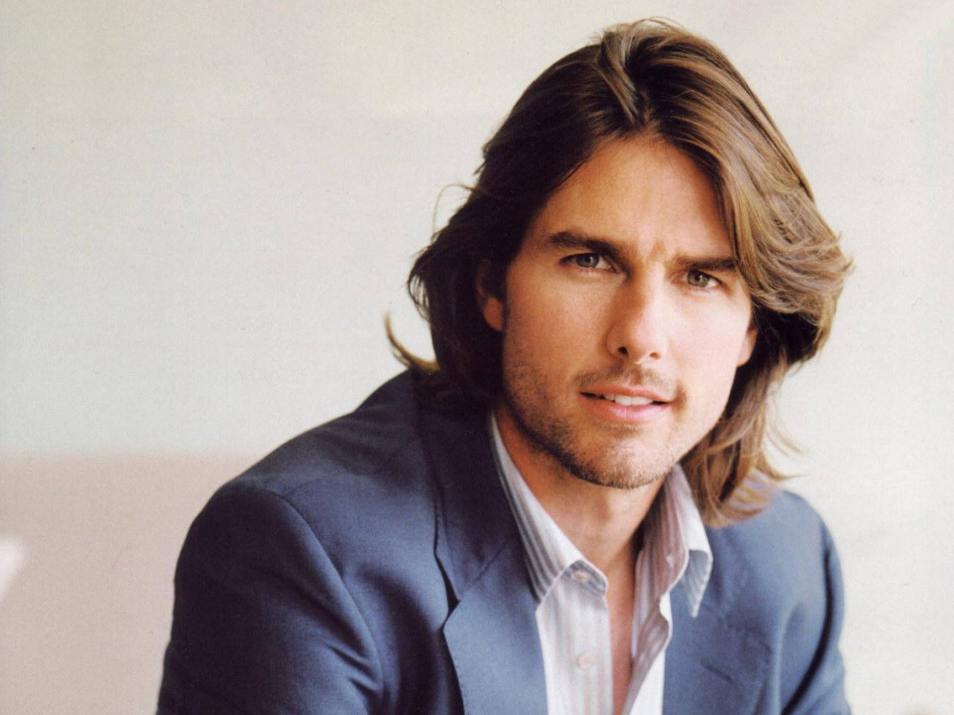 Long-haired Tom Cruise Background