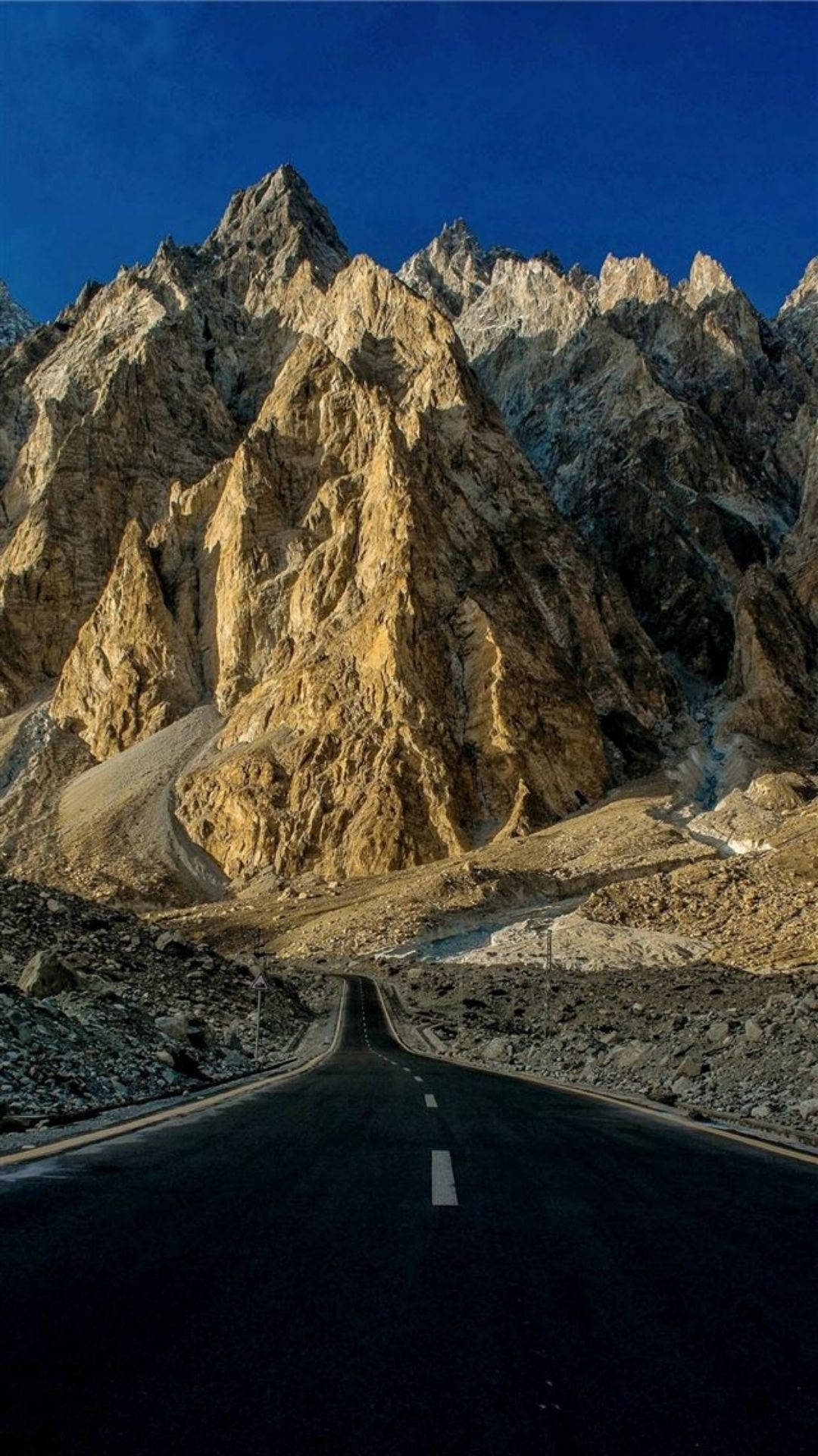 Long Pakistan Road Background